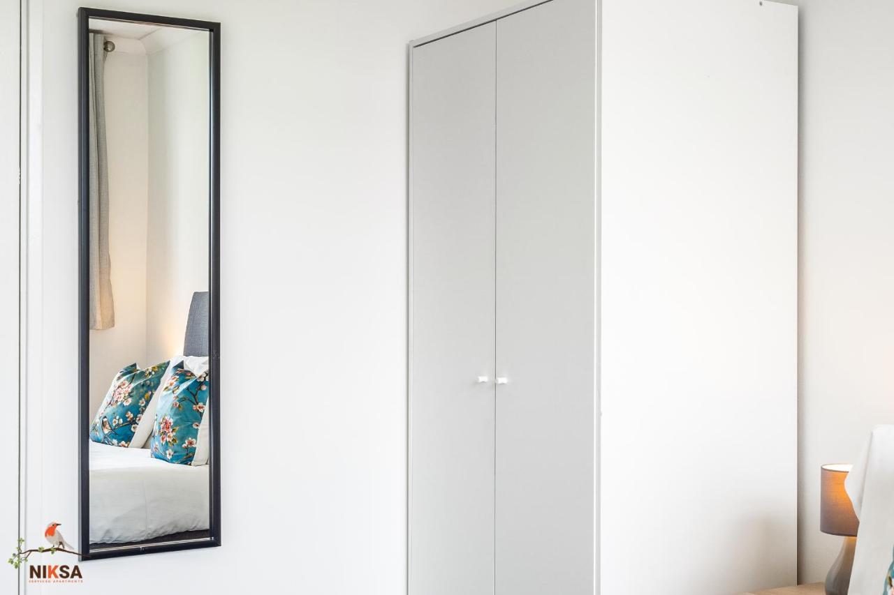 Niksa Serviced Accommodation - 3 Bedroom House เวลลินการ์เดนซิตี ภายนอก รูปภาพ